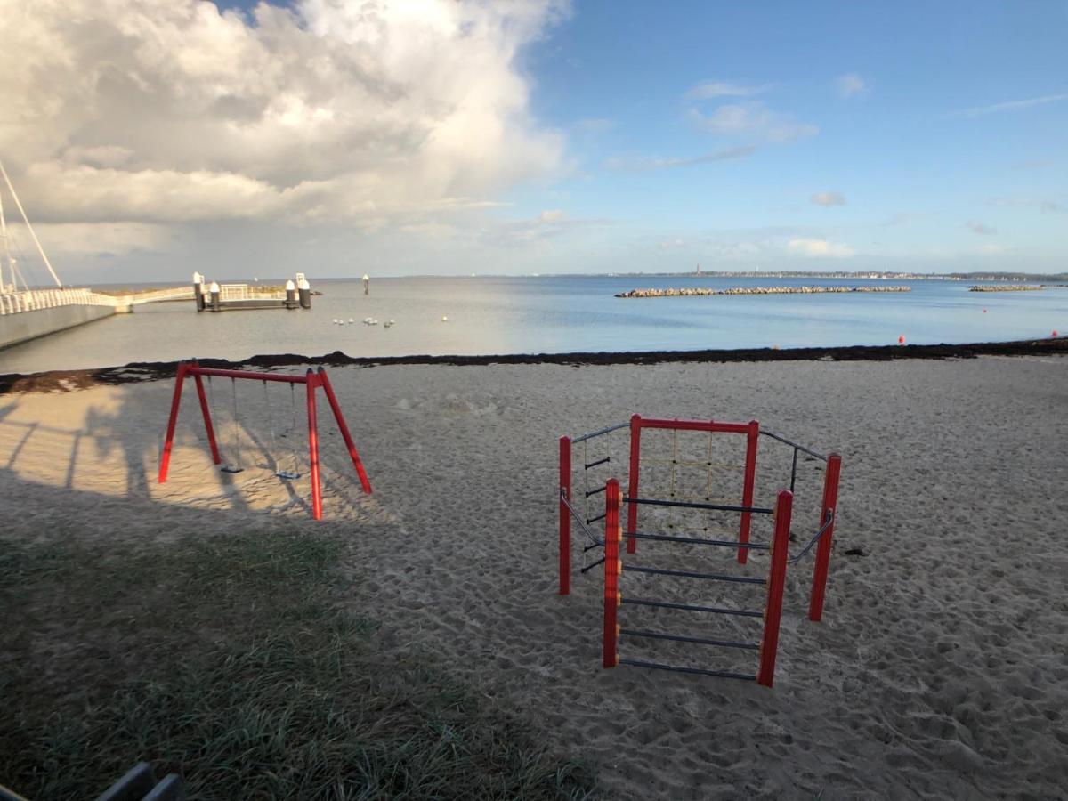 Nur 50m zum Yachthafen und 100m zum Strand Kiel Exterior foto