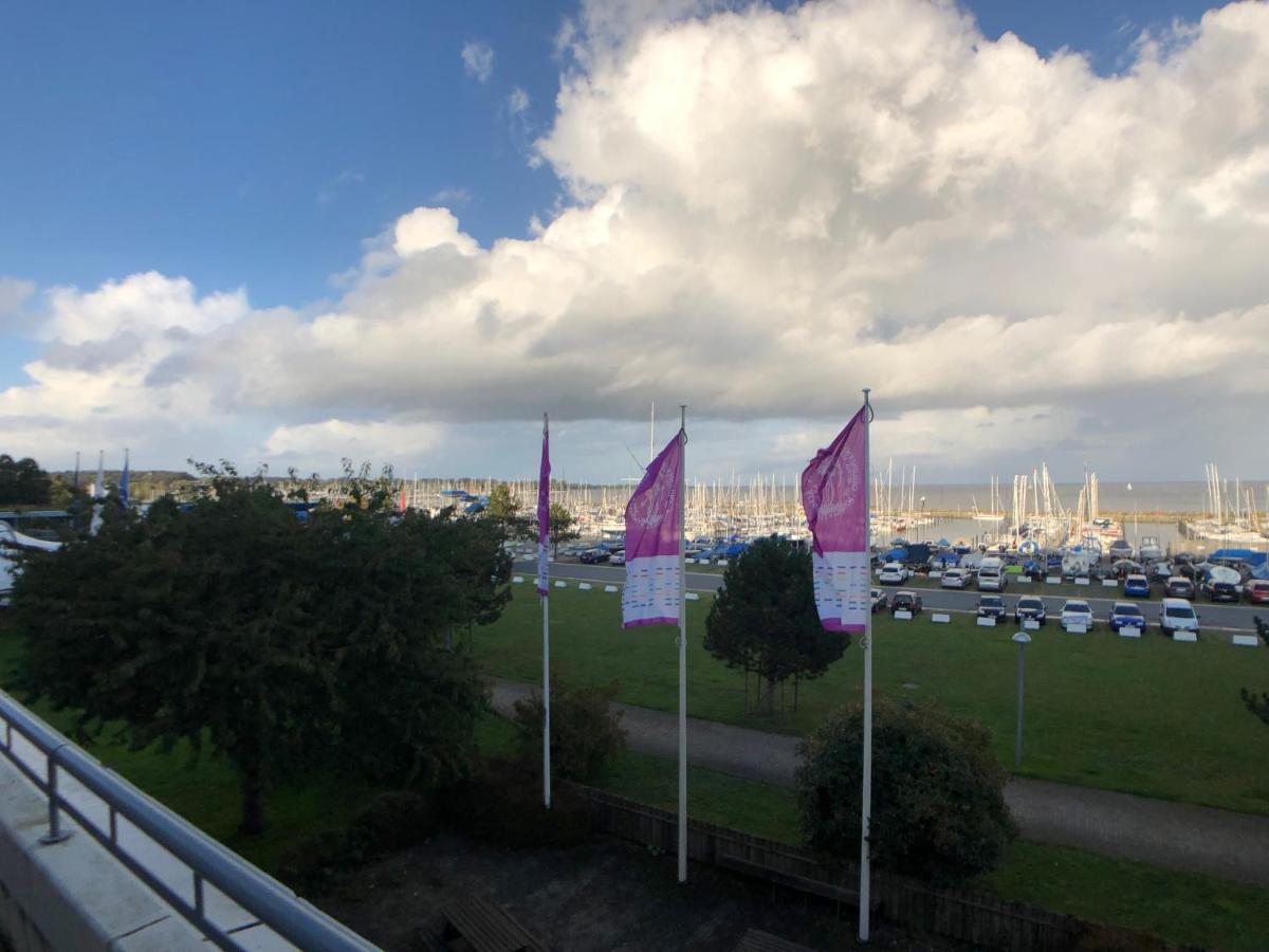 Nur 50m zum Yachthafen und 100m zum Strand Kiel Exterior foto